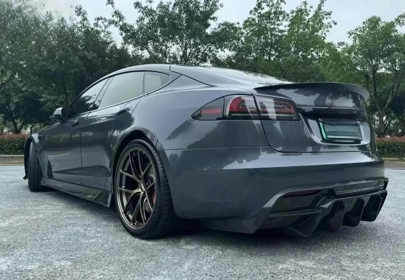 V Style Body Kit Front Lip Diffuser Hoods for  Model S Dry Carbon Fiber Side Skirts Rear Lip Protector